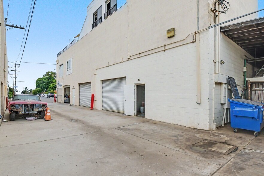 More Photos Of 1235-1239 Cushman Ave, San Diego Service For Sale