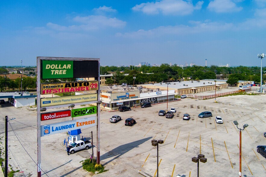 More Photos Of 2118 S Zarzamora St, San Antonio Unknown For Lease