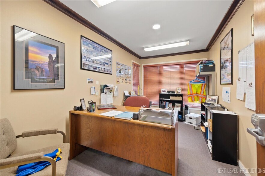 More Photos Of 632 W Colfax St, Palatine Flex For Sale