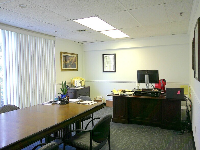 More Photos Of 17 Farmington Ave, Plainville Unknown For Lease