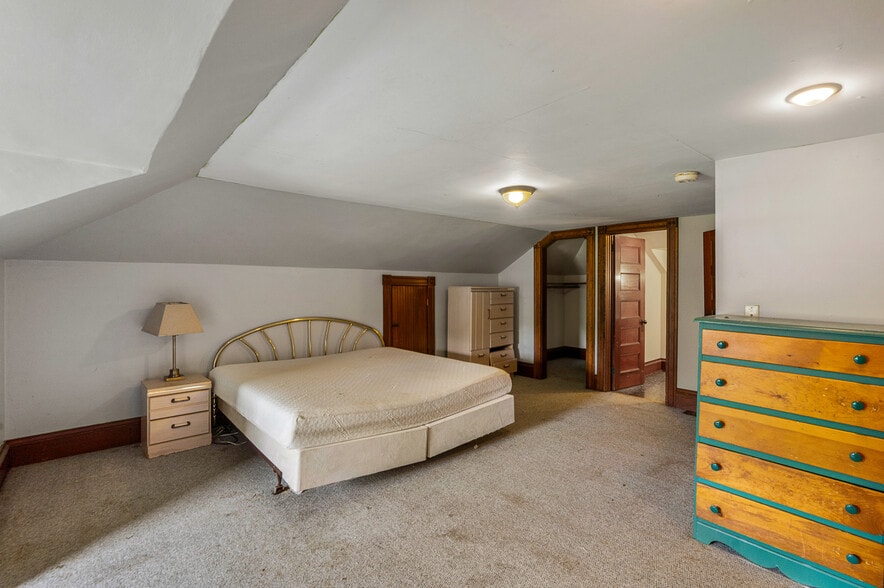 More Photos Of 2665 Boston Tpke, Coventry Funeral Home For Sale