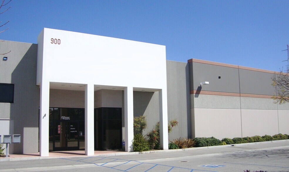 Primary Photo Of 900-910 Graves Ave, Oxnard Warehouse For Lease