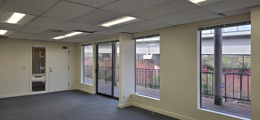 More Photos Of 9 Lake Bellevue Dr, Bellevue Office For Sale