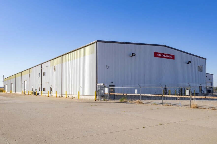 More Photos Of 420 22nd Ave NE, Williston Light Manufacturing For Lease