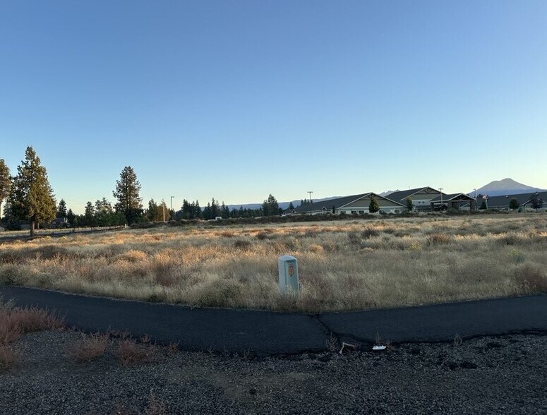 More Photos Of 0 Spruce St, Sisters Land For Sale