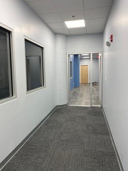 More Photos Of 1 Chestnut St, Nashua Light Manufacturing For Lease