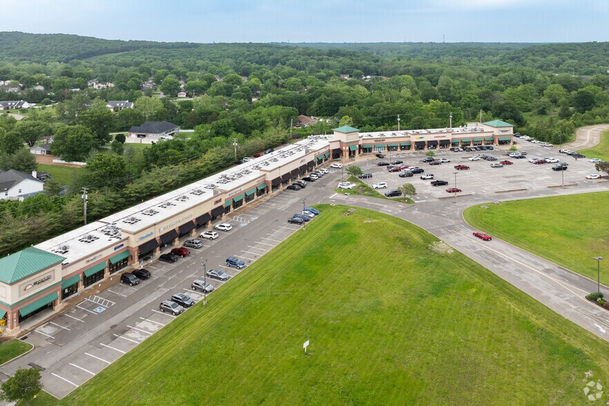 More Photos Of 1209-1279 Main St, Imperial General Retail For Lease