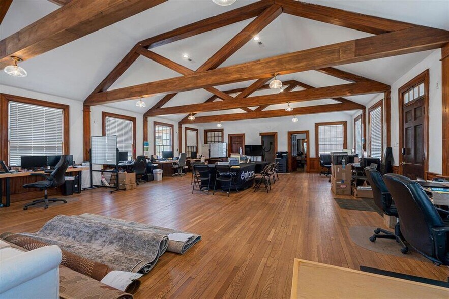 More Photos Of 1349 Adams St, Bowling Green Distribution For Lease