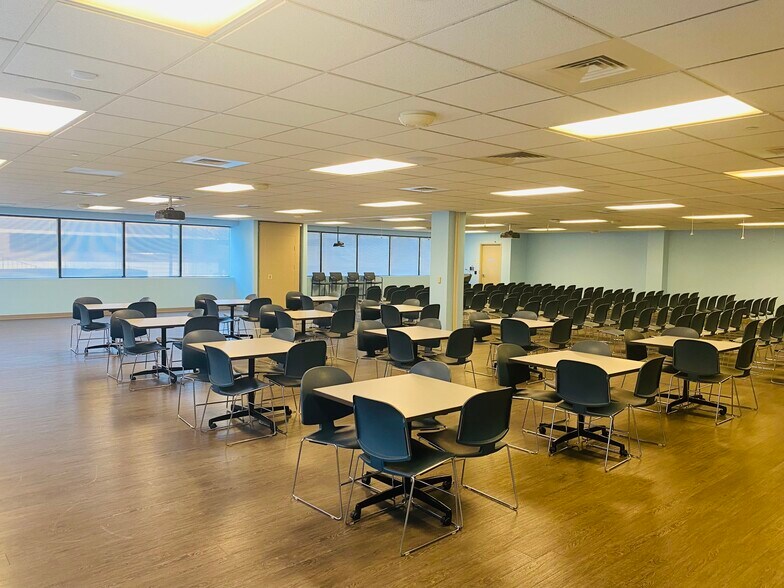 More Photos Of 500 Main St, Dubuque Office For Sale