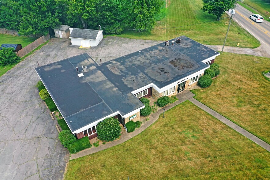 More Photos Of 696 Valley View Dr, Brookfield Office For Sale