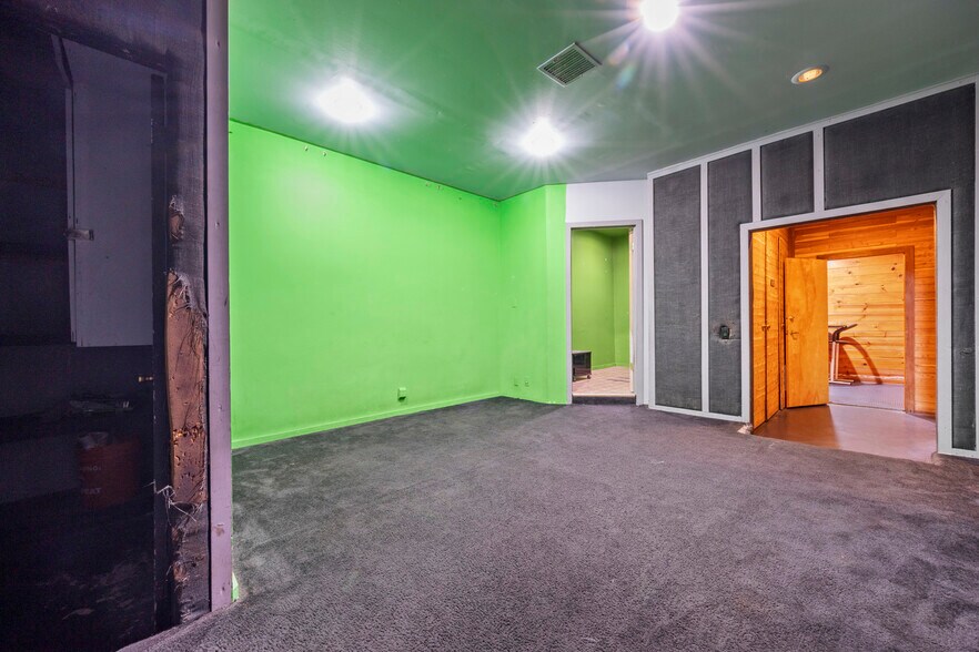 More Photos Of 4309 Crenshaw Blvd, Los Angeles Mixed Retail For Lease