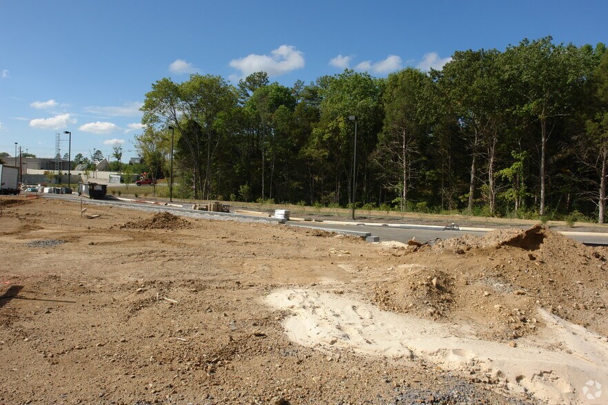 More Photos Of 620 Mabry Hood Rd, Knoxville Office For Lease