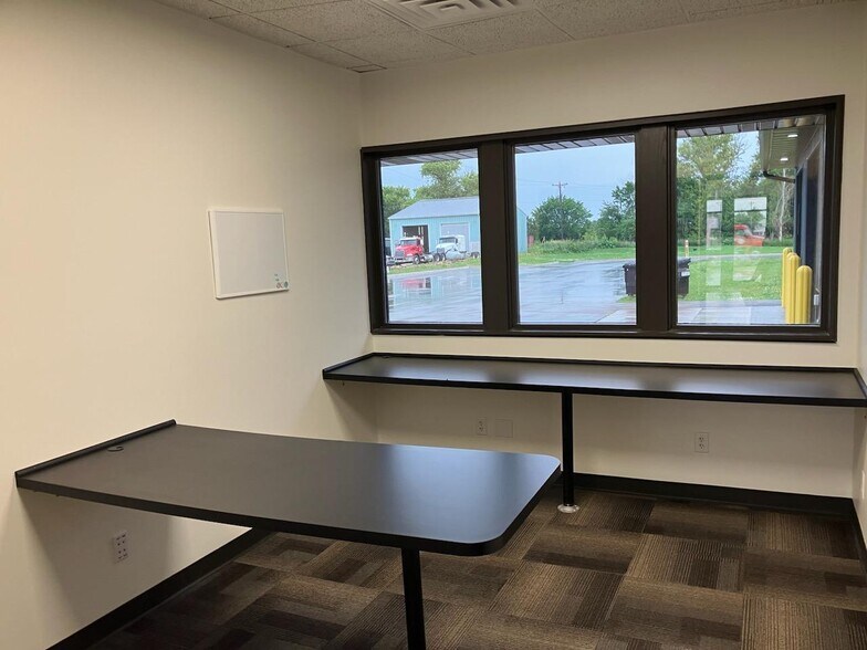 More Photos Of 1010 251 Hwy, Rochelle Office For Sale