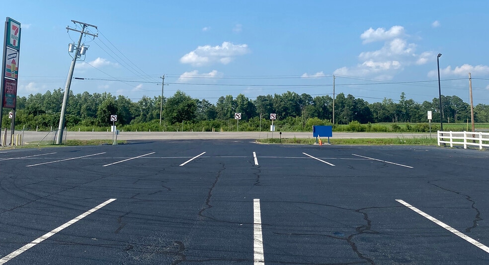 More Photos Of 27426 Southampton Pky, Courtland Office For Sale