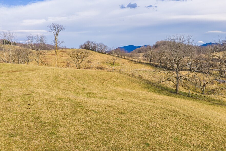 More Photos Of 230 Barn Ave, North Tazewell Land For Sale