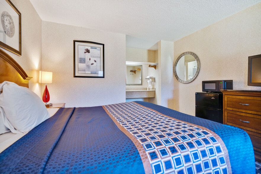 More Photos Of 25297 Lankford Hwy, Onley Hotel For Sale