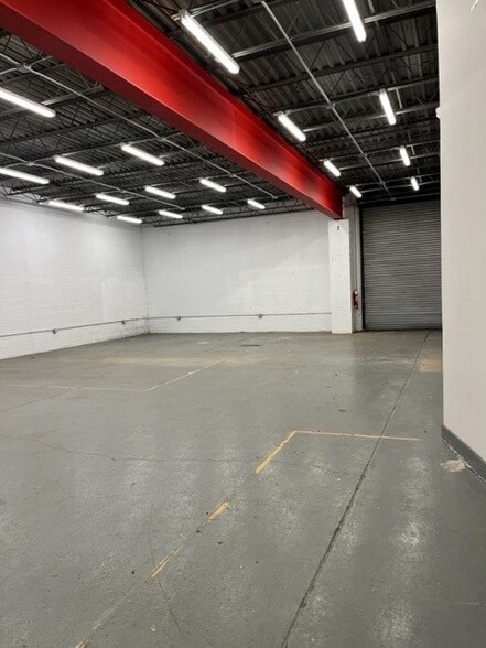 More Photos Of 3739-3741 White Plains Rd, Bronx Manufacturing For Lease