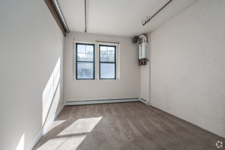 More Photos Of 617 Hiawatha Blvd E, Syracuse Apartments For Lease