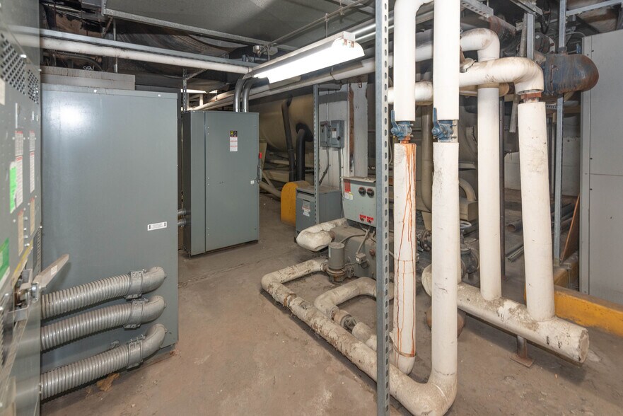 More Photos Of 101 W Fayette St, Baltimore Apartments For Sale