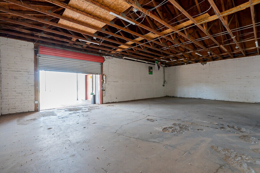 More Photos Of 17230 Cave Creek Rd, Phoenix Storefront For Lease
