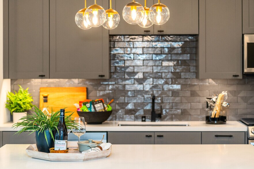 More Photos Of 585 Anton Blvd, Costa Mesa Apartments For Lease
