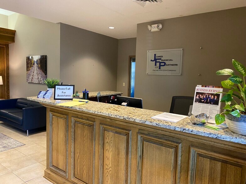 More Photos Of 909 E Republic Rd, Springfield Office For Lease