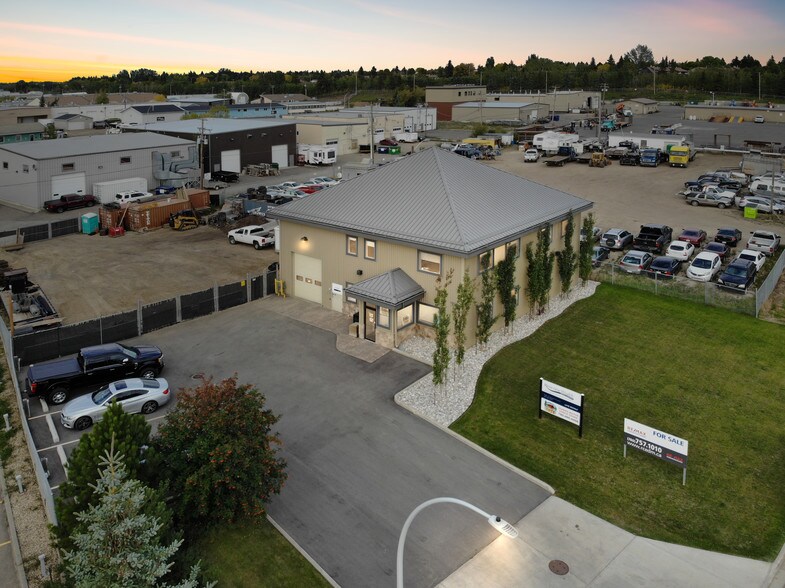 More Photos Of 35 Renault Cres, St. Albert Flex For Sale
