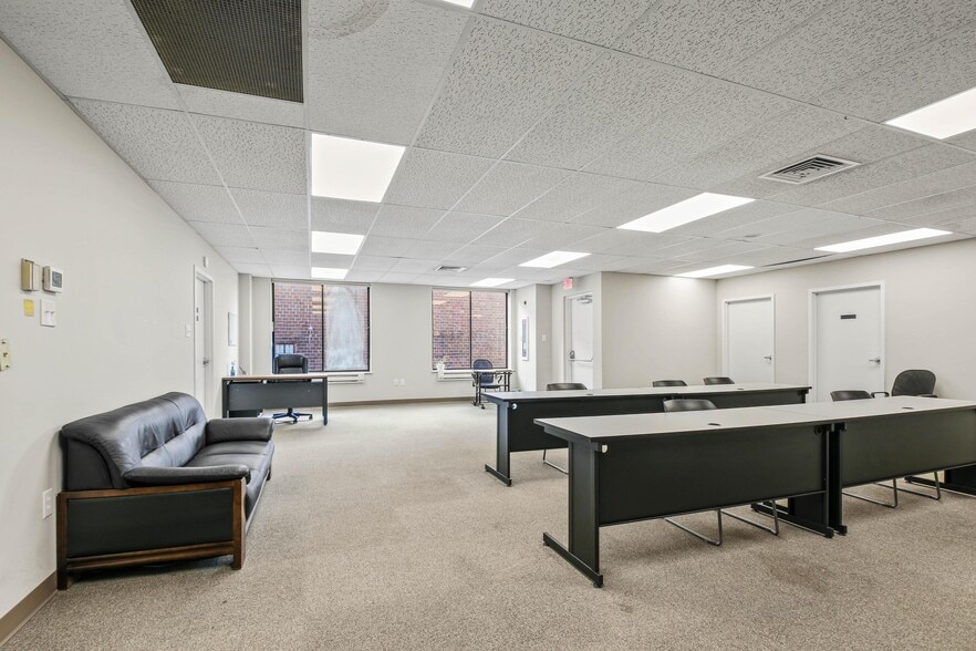 More Photos Of 10 W Northampton St, Wilkes-Barre Storefront For Sale