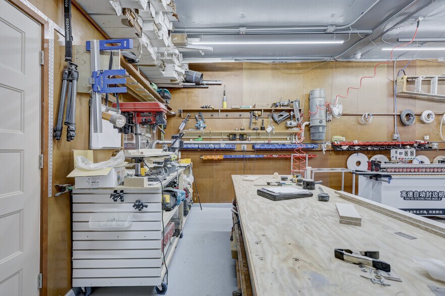 More Photos Of 24354 John R Rd, Hazel Park Flex For Sale