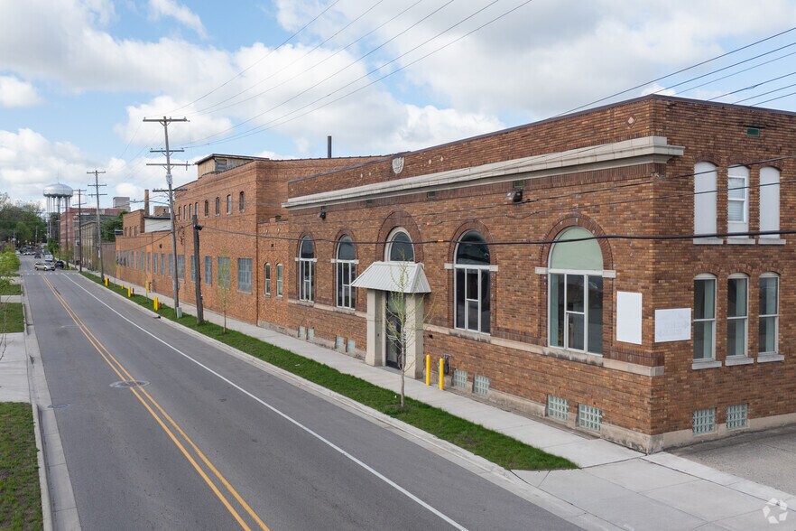Primary Photo Of 1035 Godfrey Ave SW, Grand Rapids Warehouse For Lease