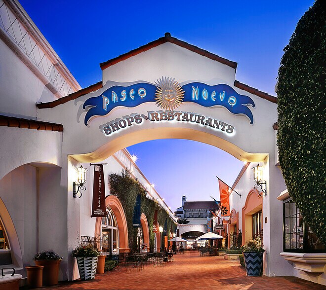 Primary Photo Of 209-651 Paseo Nuevo, Santa Barbara Unknown For Lease