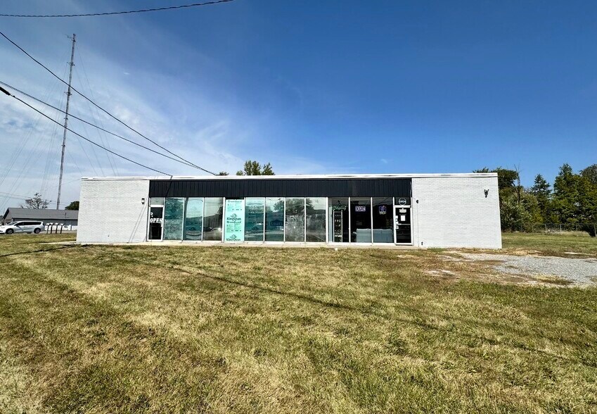 More Photos Of 2818 Elida Rd, Lima Freestanding For Lease