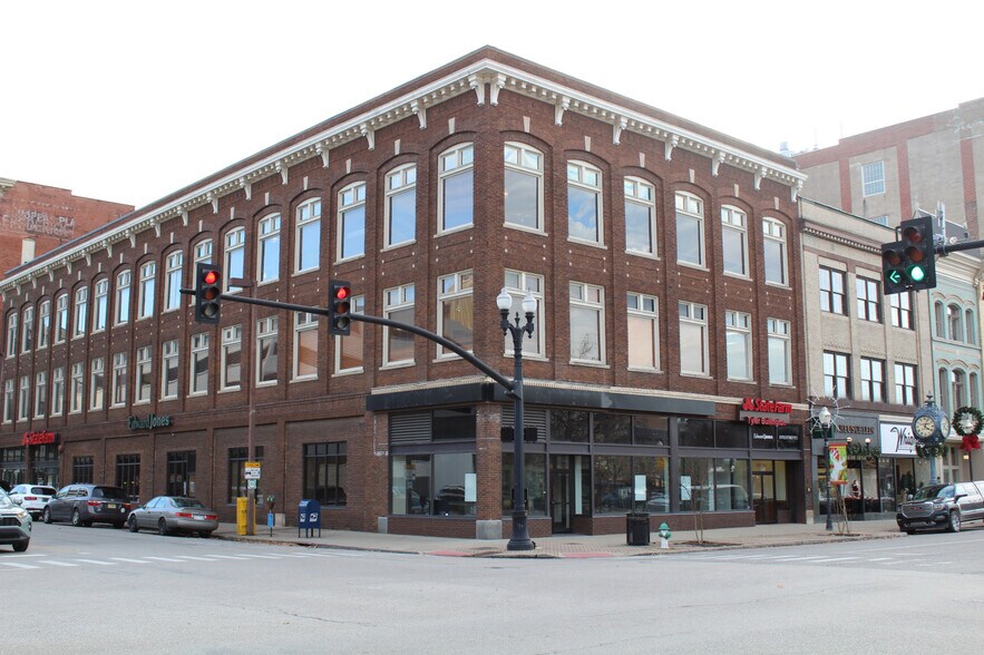 Primary Photo Of 949 3rd Ave, Huntington Storefront Retail Office For Lease