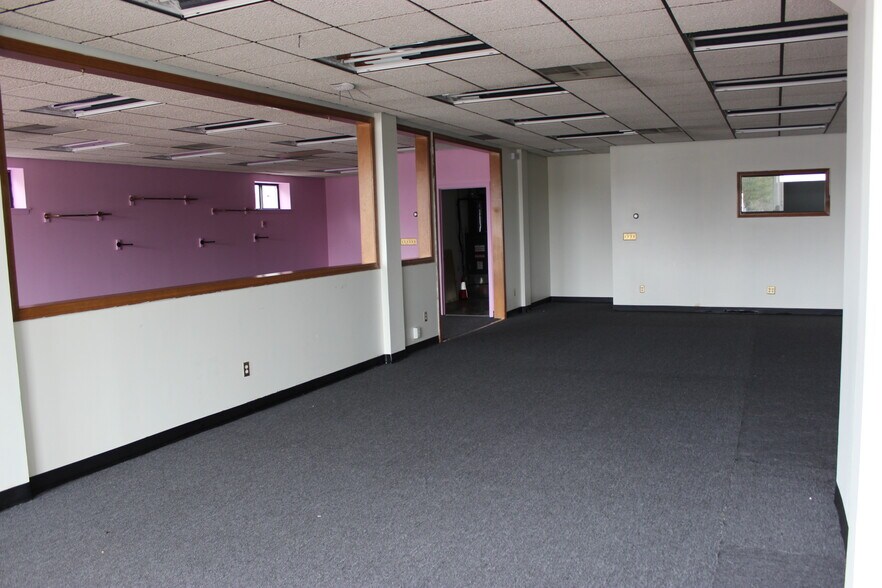 More Photos Of 1384-1388 Dixwell Ave, Hamden Office For Lease