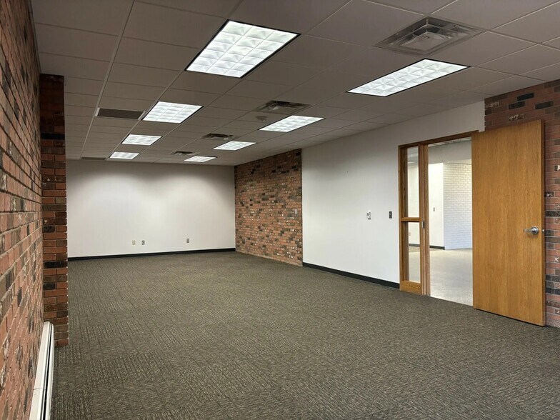 More Photos Of 621 W Russell St, Sioux Falls Office For Lease
