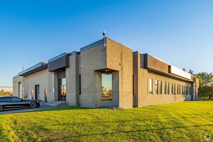 More Photos Of 6320-6380 Ch de la Côte-de-Liesse, Montréal Distribution For Lease