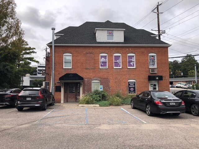 More Photos Of 1062 Northern Blvd, Roslyn Office For Lease