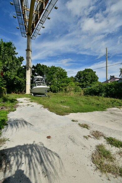 More Photos Of 321 NW 37th St, Miami Land For Sale