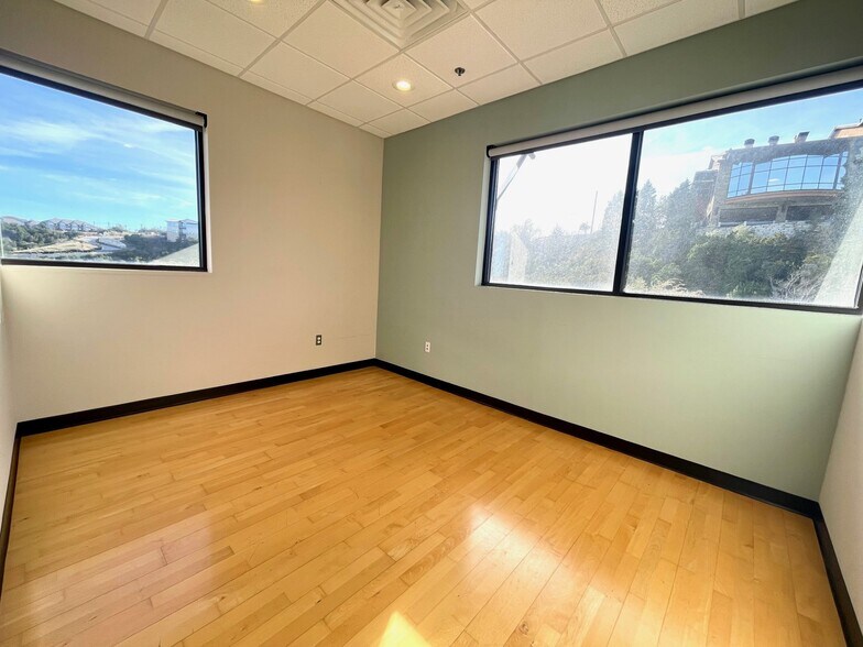 More Photos Of 2951 Ranch Road 620 S, Lakeway Office For Lease
