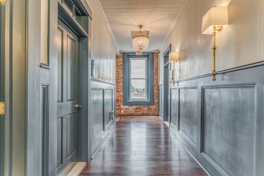 More Photos Of 35 N Main St, Jasper Loft Creative Space For Lease