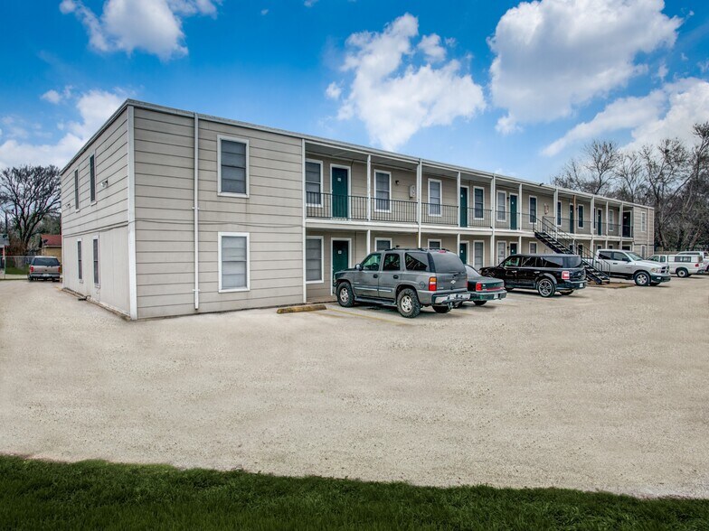 More Photos Of 5111 Interstate 35 N, Waco Apartments For Sale