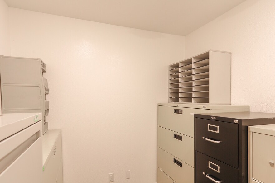 More Photos Of 1000 Garces Ave, Las Vegas Office For Sale