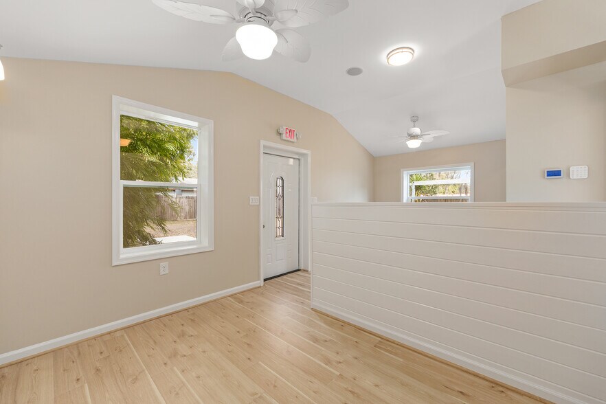 More Photos Of 1703 NE 8th Rd, Ocala Specialty For Sale