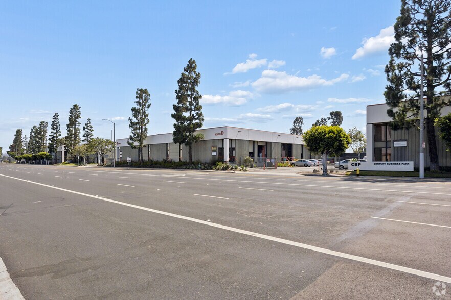 More Photos Of 9610-9680 S La Cienega Blvd, Inglewood Warehouse For Lease