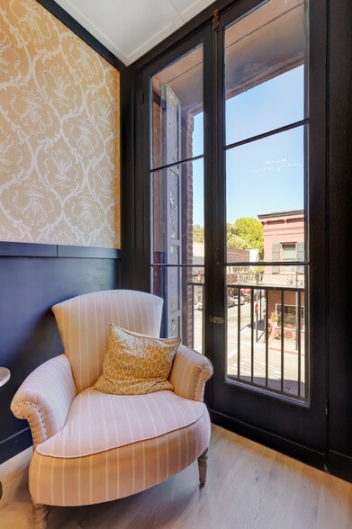 More Photos Of 233 Broad St, Nevada City Hotel For Sale