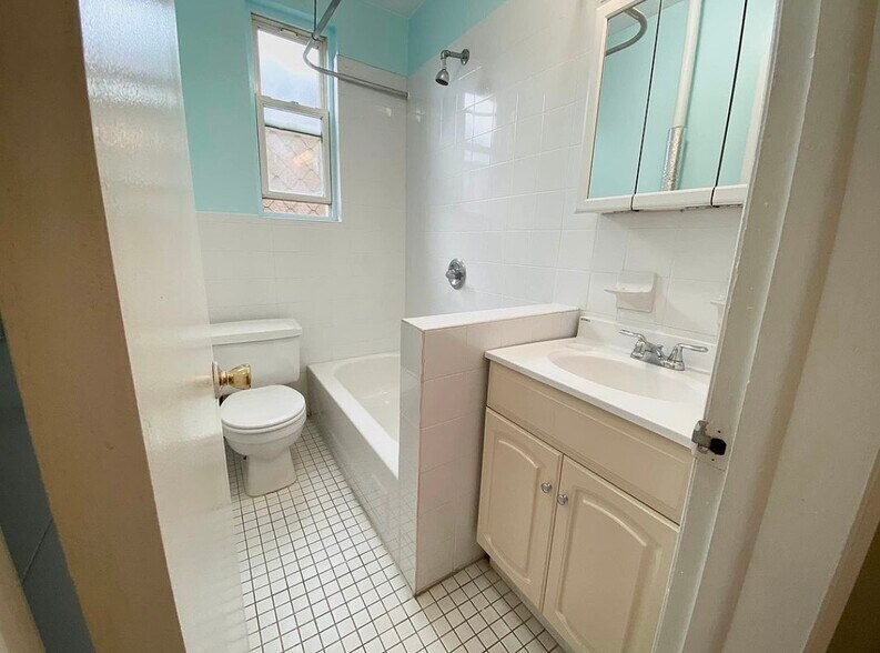 More Photos Of 36-31 30th St, Astoria Apartments For Sale