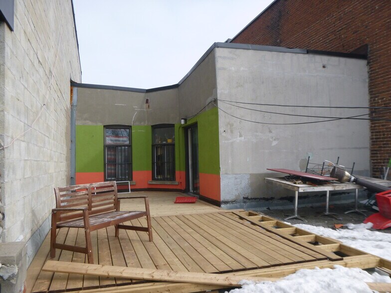 More Photos Of 6784-6786 Boul Saint-Laurent, Montréal Storefront Retail Residential For Sale