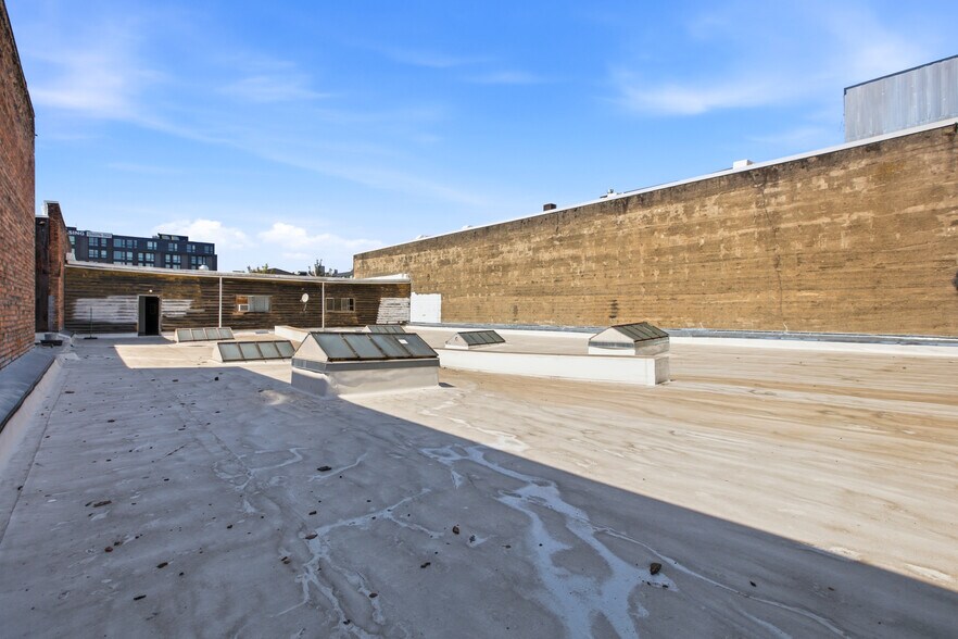 More Photos Of 1420 Broadway, Seattle Warehouse For Sale