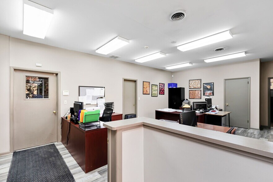 More Photos Of 343 Somerset St, Stirling Warehouse For Lease