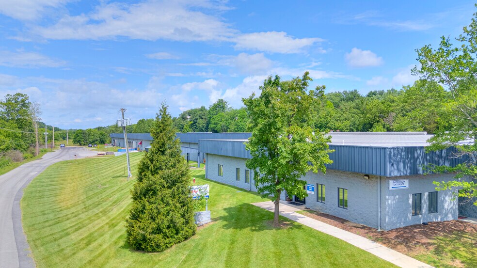 More Photos Of 680 Scattergood Dr NW, Christiansburg Distribution For Sale